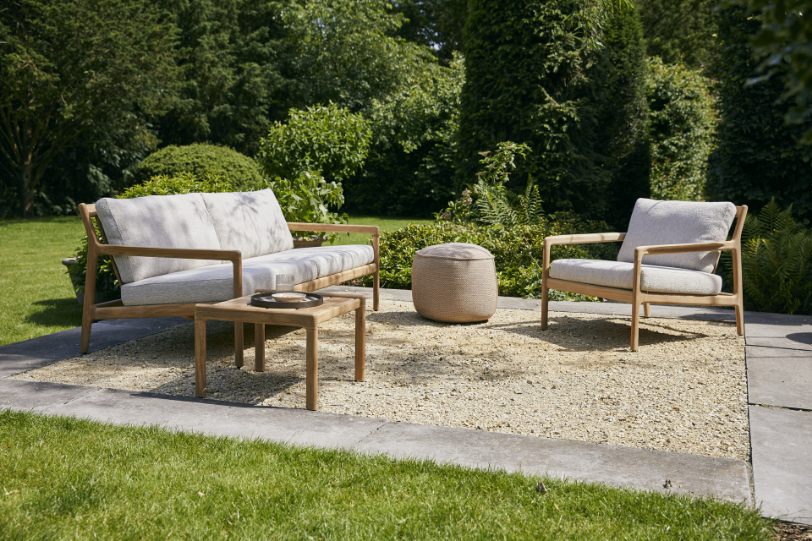 10250_10251_Lounge_chair_2_seater_offwhite_outdoor_10257_Jack_sidetable_20068_Pouf_20931_Chevron_valet_tray_WEB